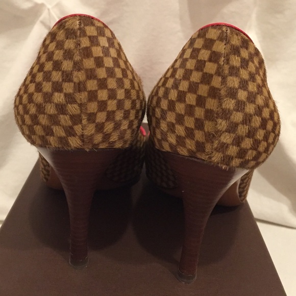 Louis Vuitton Pointy Toe Heel- Brown / Tan / Red - Picture 5 of 8
